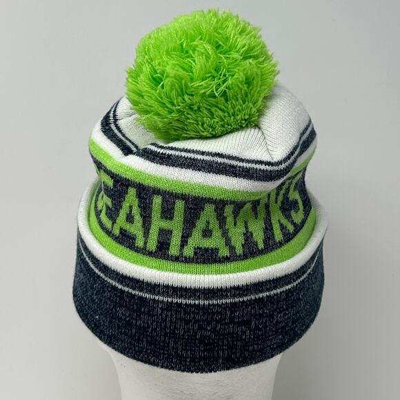 Seattle Seahawks Cuffed Pom Pom Beanie Toque Winter Hat NFL New Era Green - Picture 5 of 9